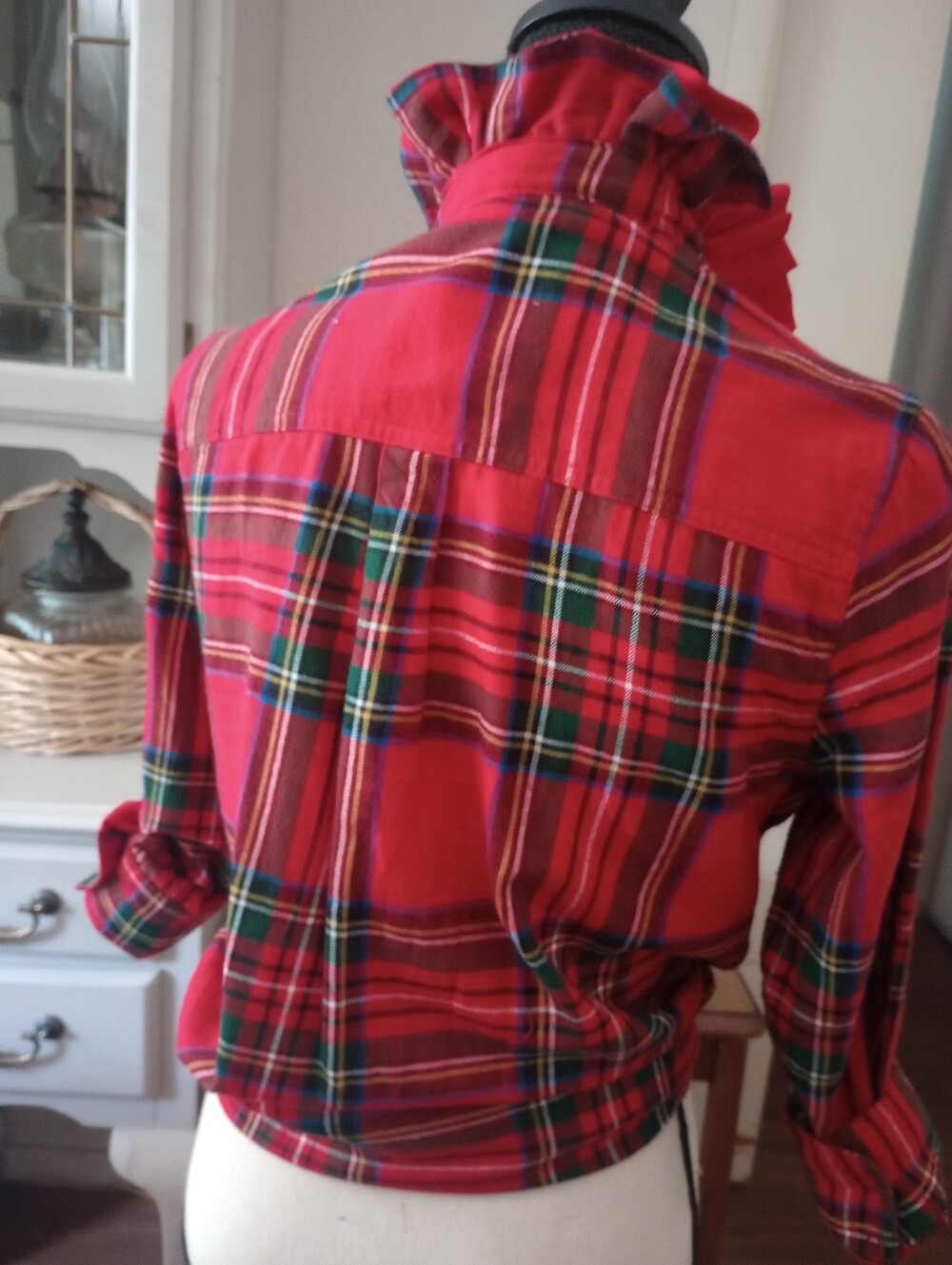 Red Plaid Ruffled Collar Tie-Front Shirt - Picture 3 of 11